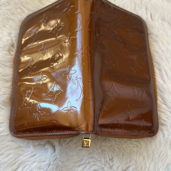 AUTHENTIC LOUIE VUITTON BRONZE VERNIS ZIPPER WALLET - Picture 10 of 12